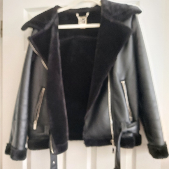 Faux leather used jacket - Picture 2 of 3